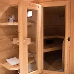 Apartment Schriner Huess - Locations De Avec Piscine Et Parking Prive *