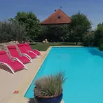 Schriner Huess - Locations De Avec Piscine Et Parking Prive Apartment