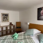 Schriner Huess - Locations De Avec Piscine Et Parking Prive Beblenheim