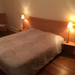 Schriner Huess - Locations De Avec Piscine Et Parking Prive Apartment