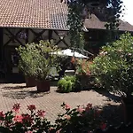 Apartment Schriner Huess - Locations De Avec Piscine Et Parking Prive *