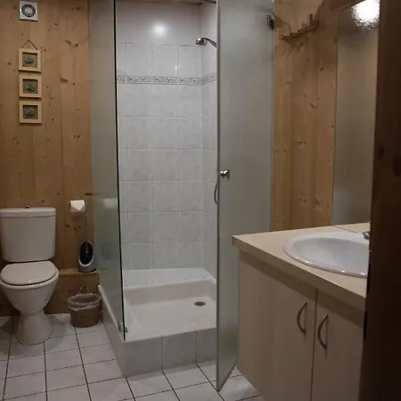 Schriner Huess - D'hotes & アパート *