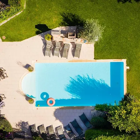 Schriner Huess - Locations De Avec Piscine Et Parking Prive Appartement