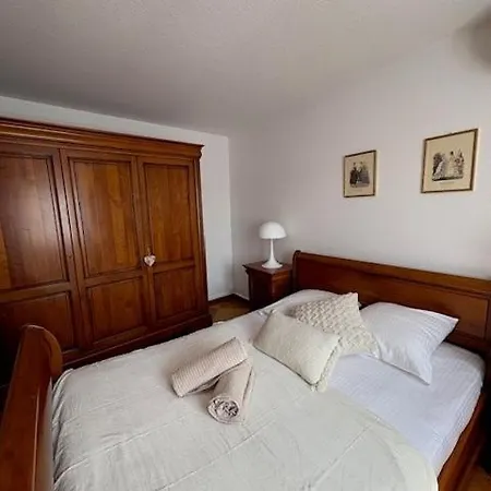 Schriner Hüss - Locations De Avec Piscine Et Parking Privé Apartamento *