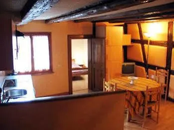 Schriner Hüss - Locations De Avec Piscine Et Parking Privé Apartamento