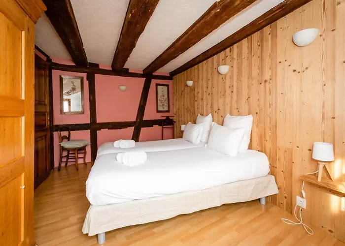 Appartement Schriner Huess - Locations De Avec Piscine Et Parking Prive *