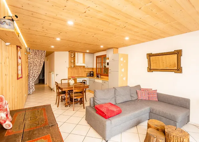 Schriner Huess - Locations De Avec Piscine Et Parking Prive *