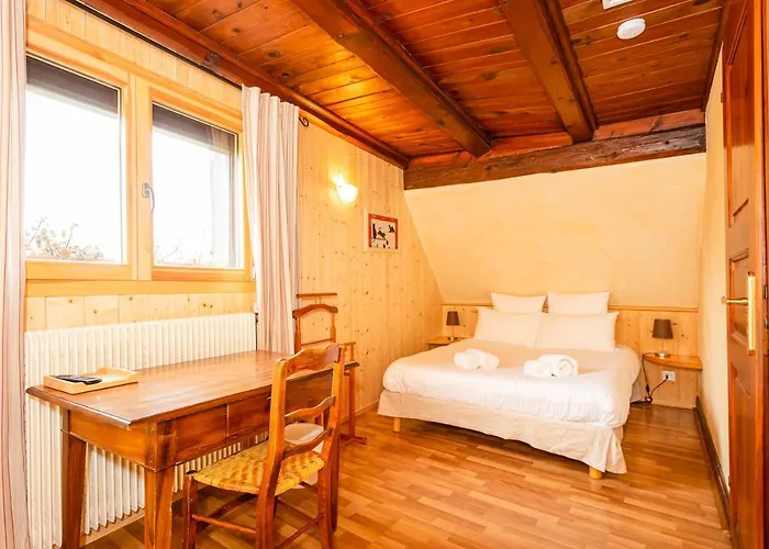 Schriner Huess - Locations De Avec Piscine Et Parking Prive Appartement