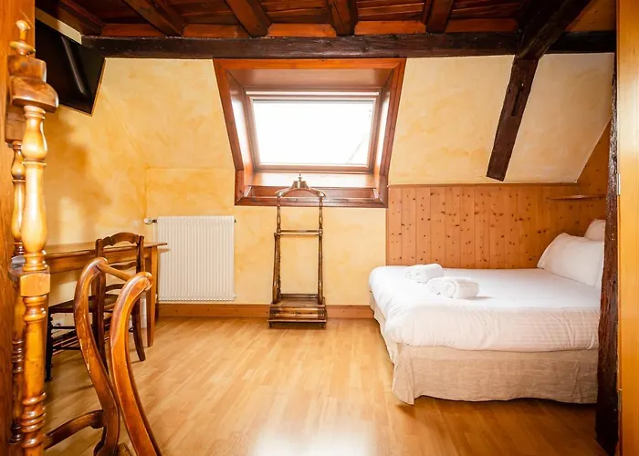 Schriner Huess - Locations De Avec Piscine Et Parking Prive Appartement