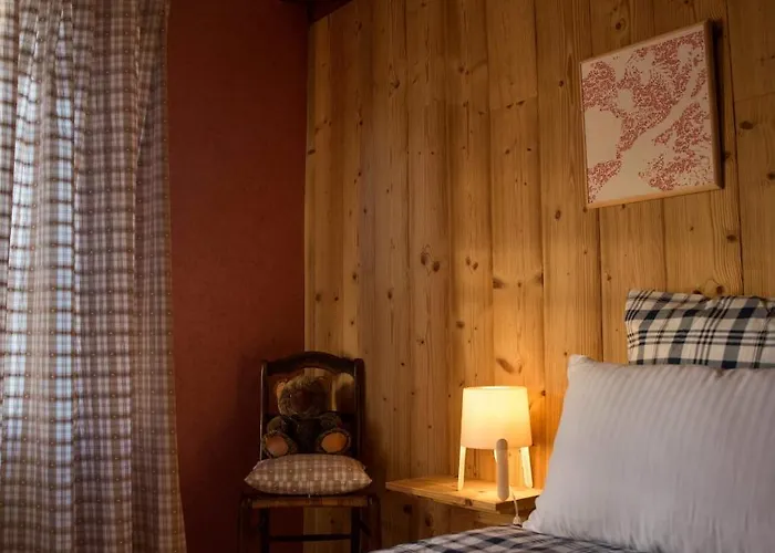 Schriner Huess - Locations De Avec Piscine Et Parking Prive