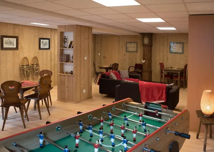 Schriner Huess - Locations De Avec Piscine Et Parking Prive *