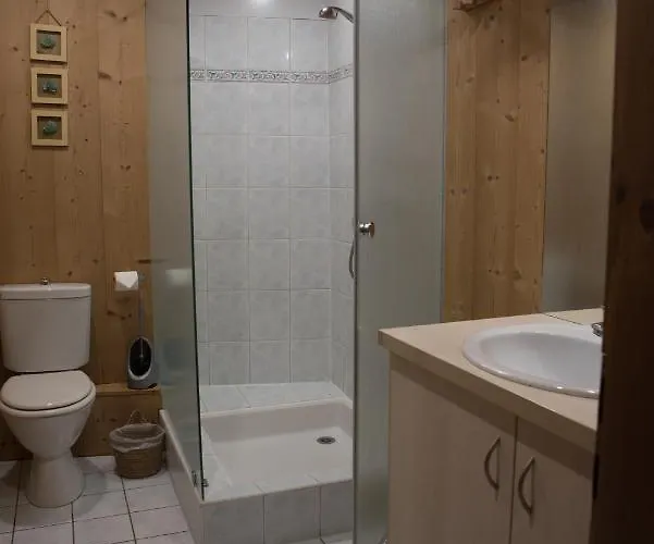 Schriner Huess - Locations De Avec Piscine Et Parking Prive Appartement *