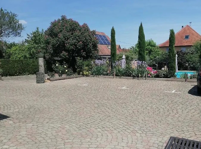 Schriner Huess - Locations De Avec Piscine Et Parking Prive Appartement Beblenheim
